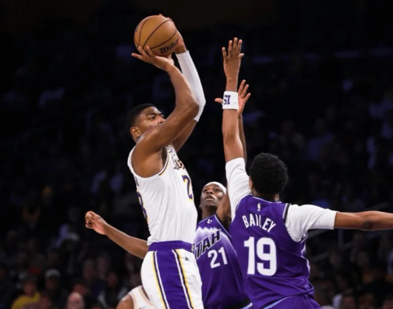 九游娱乐平台-八村垒本赛季三分命中率高达44.3%，创湖人队史单赛季新纪录